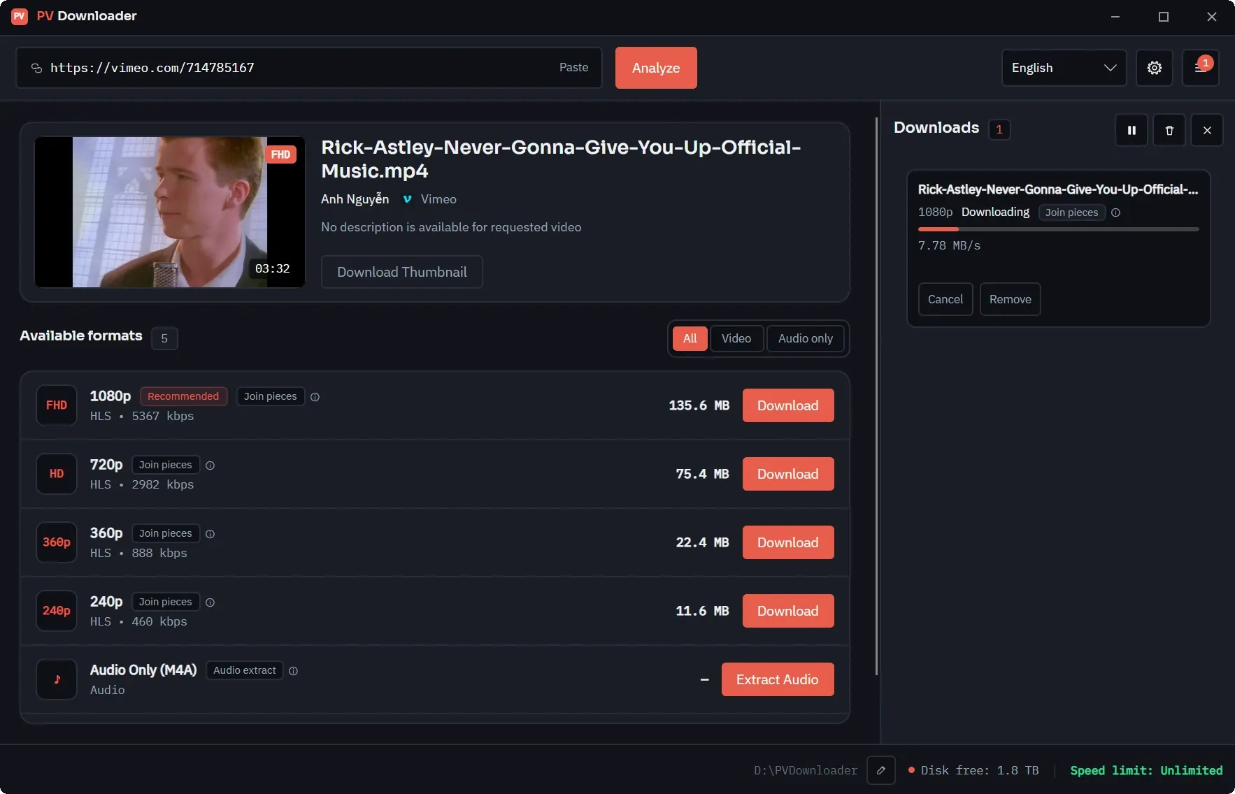 The pvdownloader window with a Vimeo link analysed and a download in progress, showing the format list and the transfer state.